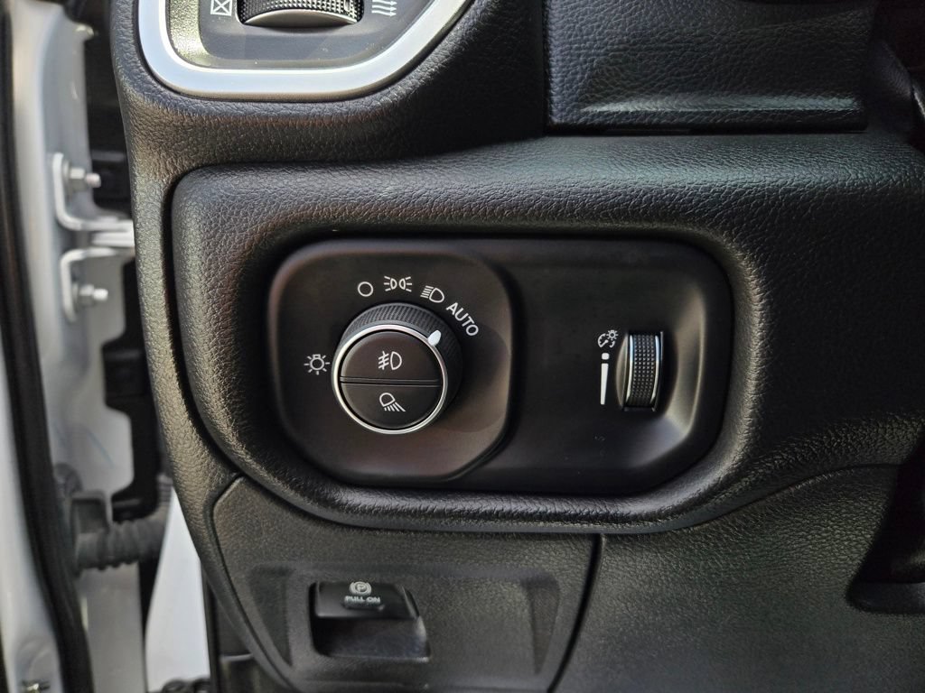 Used 2023 RAM 1500 Big Horn AWD/4WD image 16
