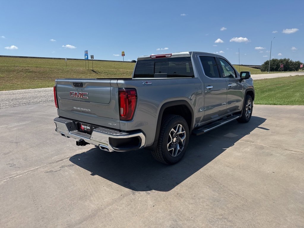 New 2026 GMC Sierra 1500 SLT image 5