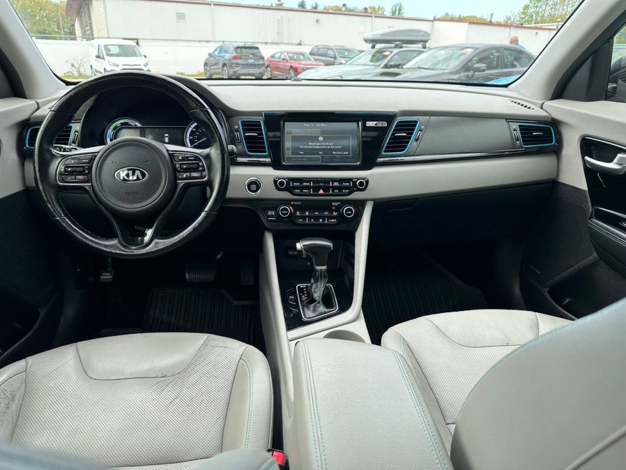 Used 2018 Kia Niro Touring FWD image 12