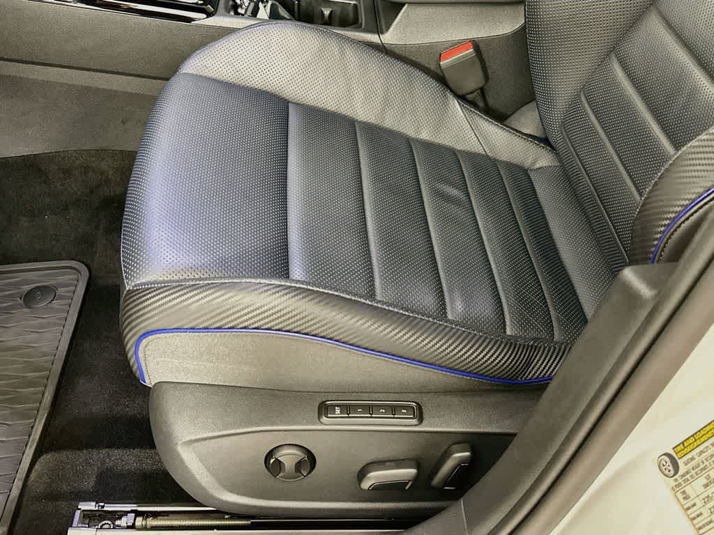 Used 2023 Volkswagen Golf R AWD/4WD image 30