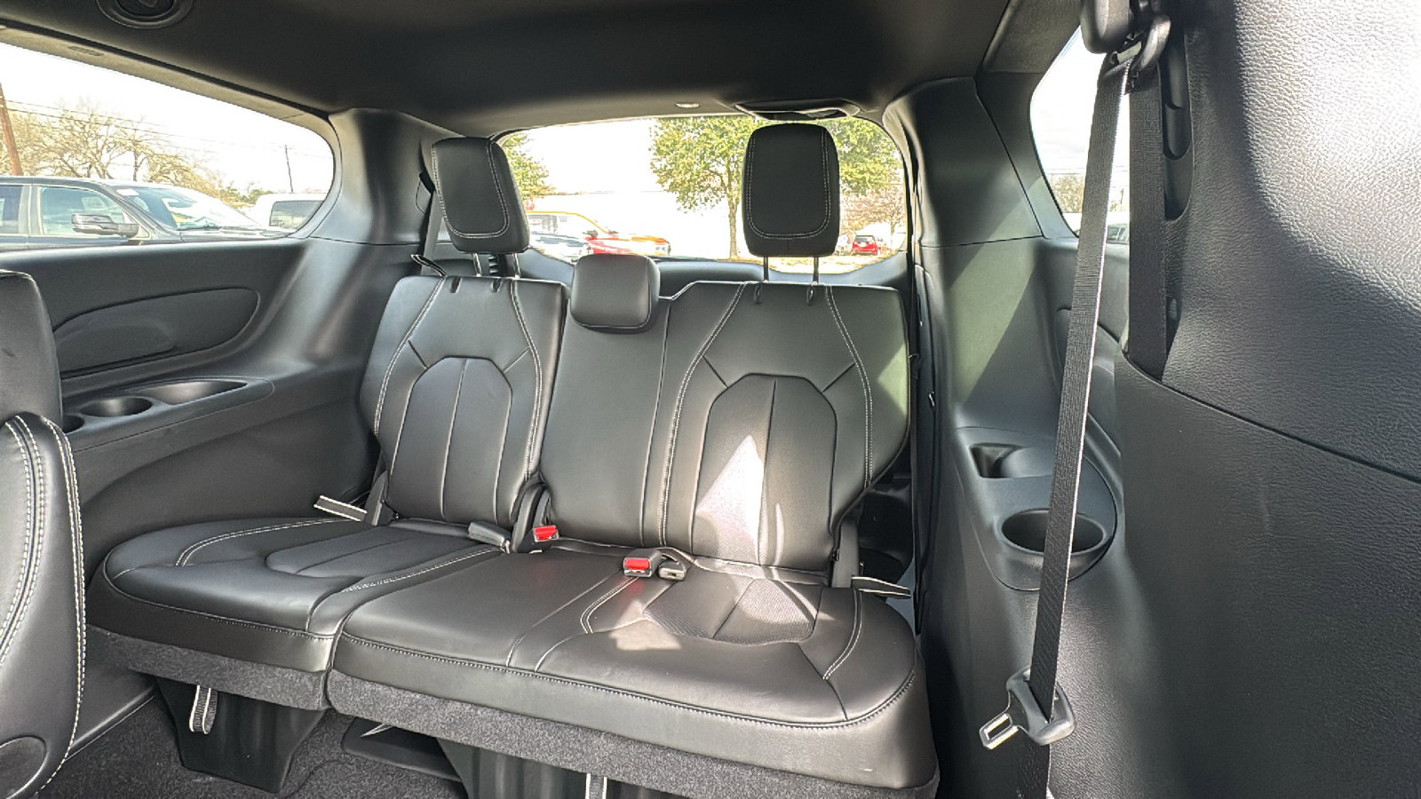 New 2026 Chrysler Pacifica Select w/ S Appearance Package FWD image 15