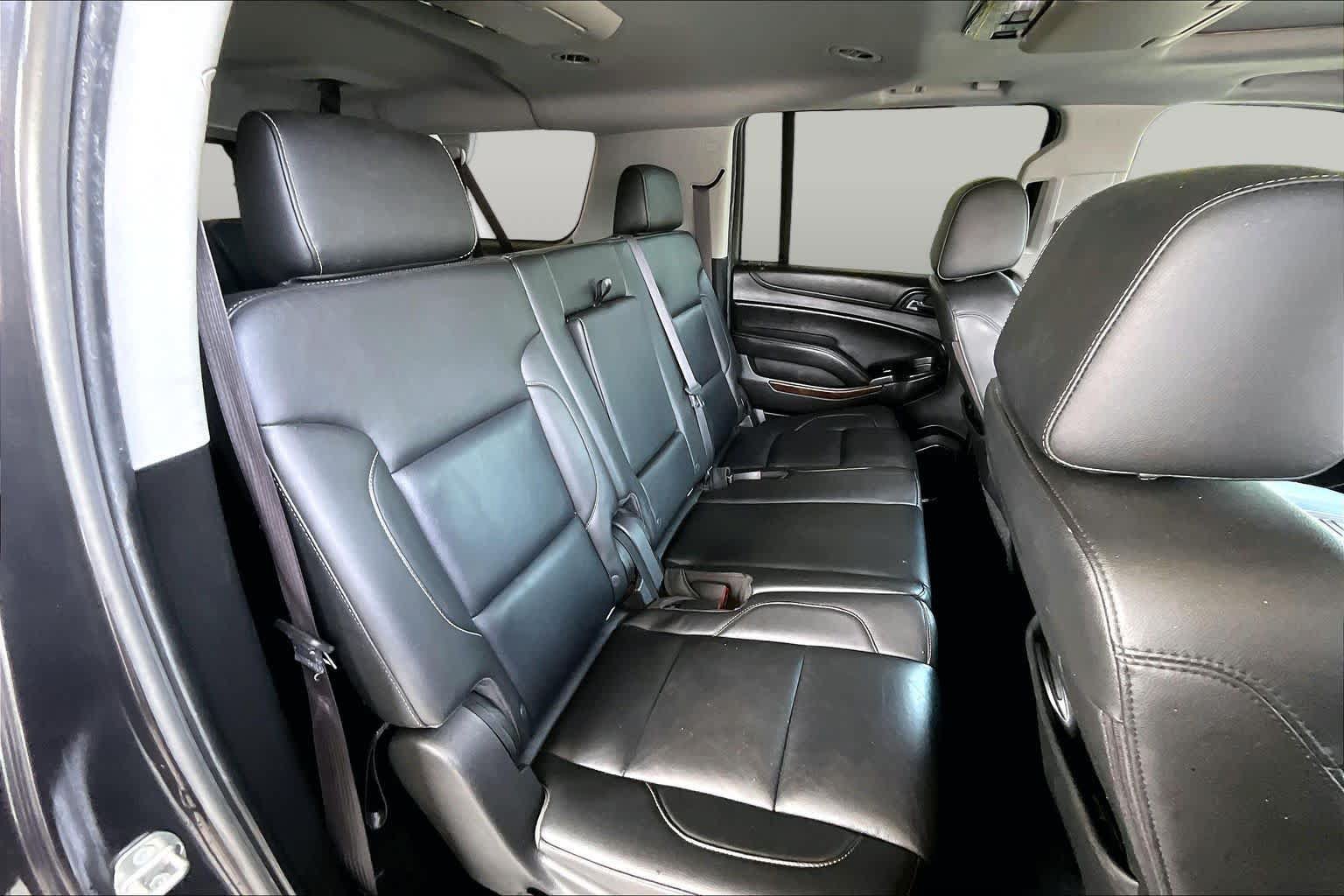 Used 2017 Chevrolet Suburban LT RWD image 20