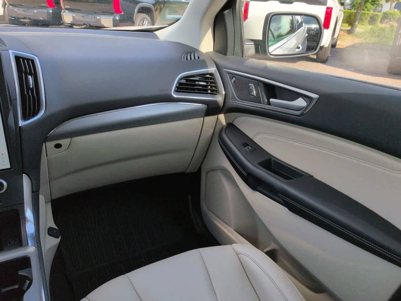 Used 2021 Ford Edge Titanium FWD image 16