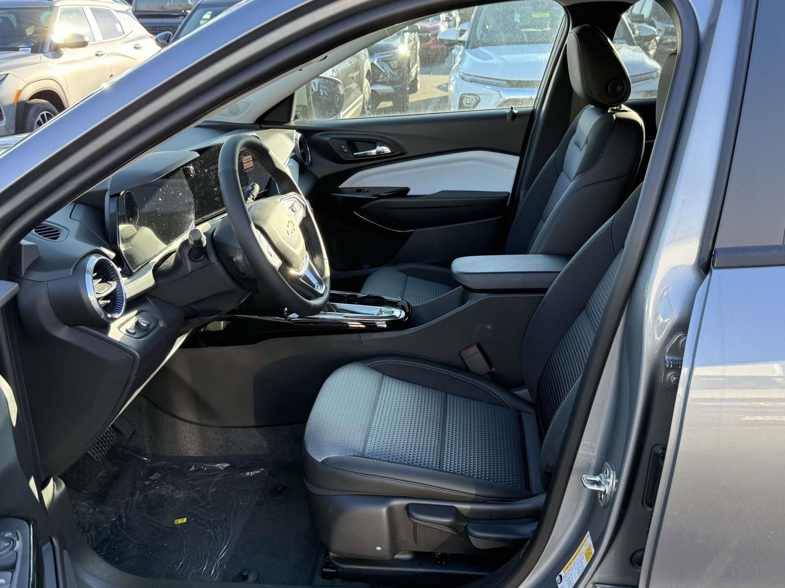 New 2026 Chevrolet Trax LT w/ Driver Confidence Package FWD image 19