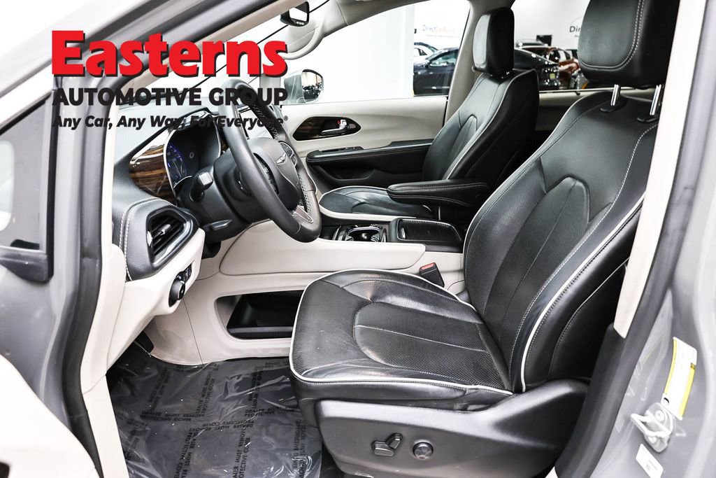 Used 2022 Chrysler Pacifica Limited FWD image 14