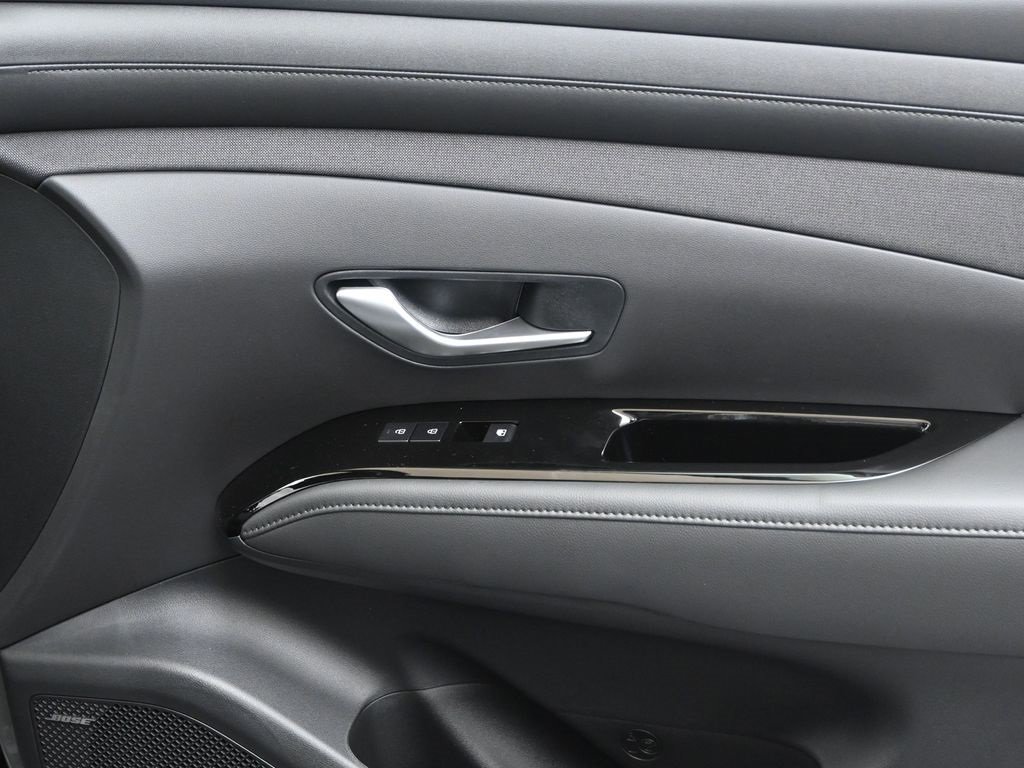 Certified 2025 Hyundai Santa Cruz Limited image 11