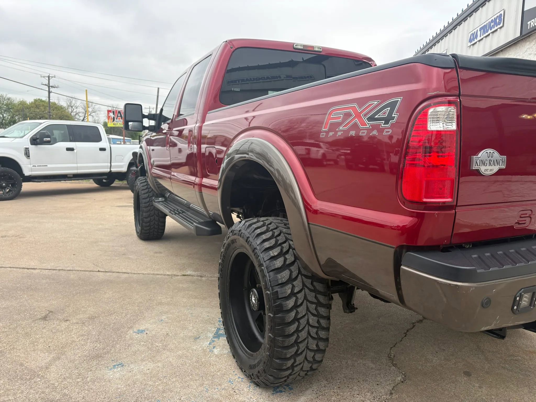 Used 2016 Ford F250 King Ranch w/ FX4 Off-Road Package AWD/4WD image 2
