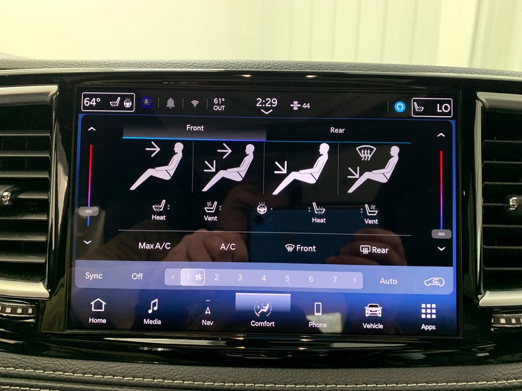 Used 2026 Chrysler Pacifica Limited w/ S Appearance Package FWD image 31