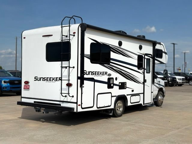 Used 2023 Ford E-350 and Econoline 350 Super Duty w/ Motorhome Prep Package RWD image 2