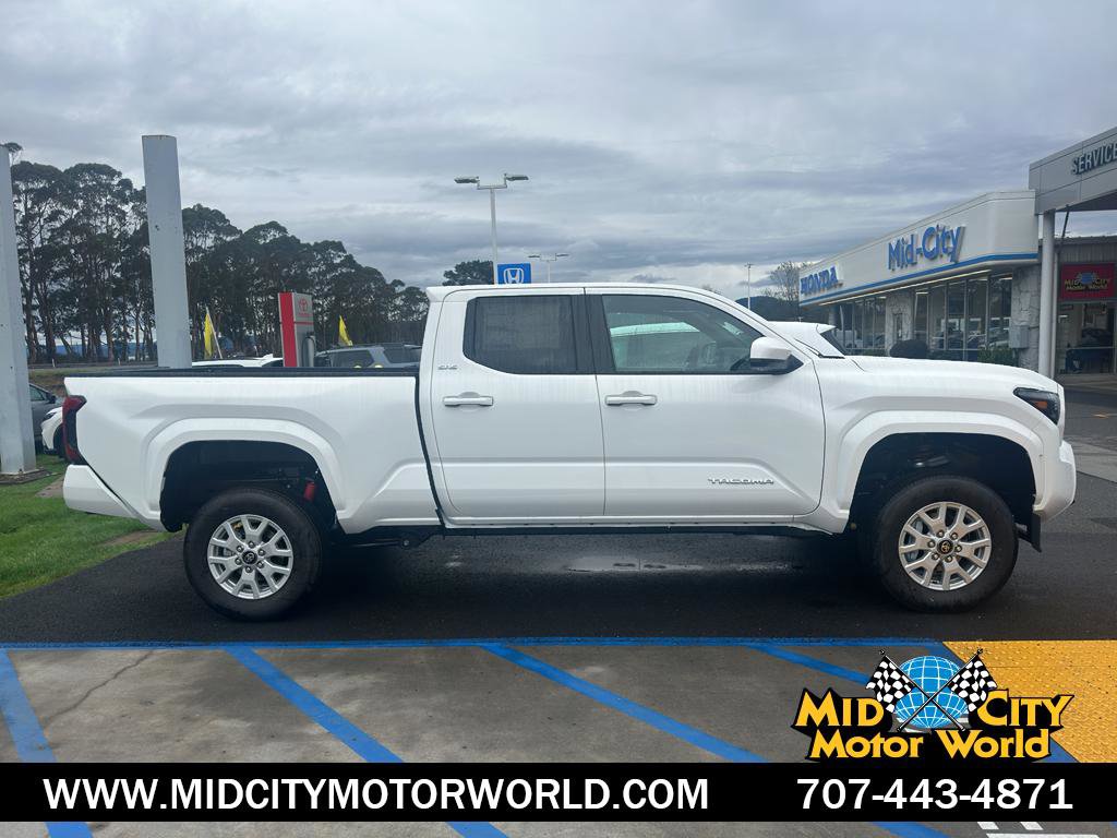 New 2025 Toyota Tacoma SR5