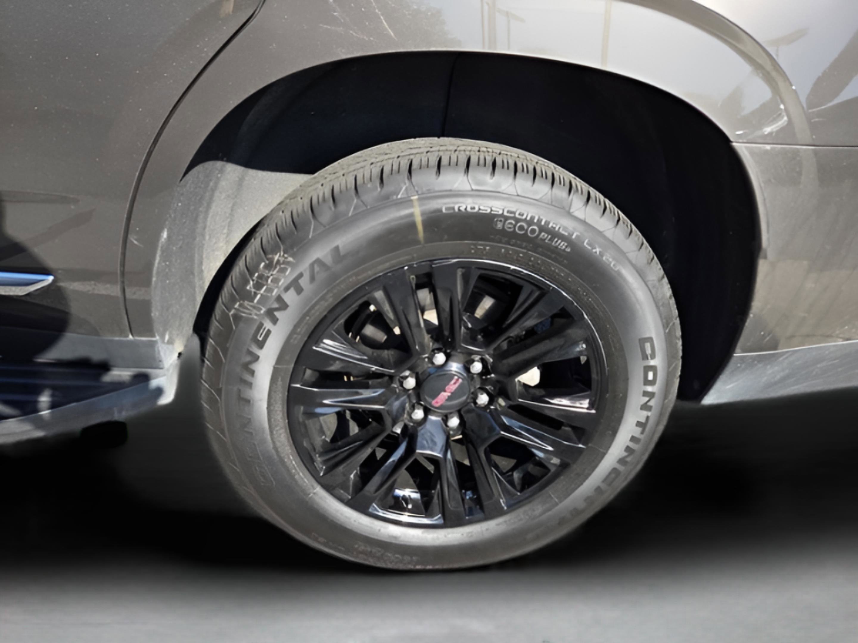 Used 2021 GMC Yukon SLT w/ SLT Premium Package image 39