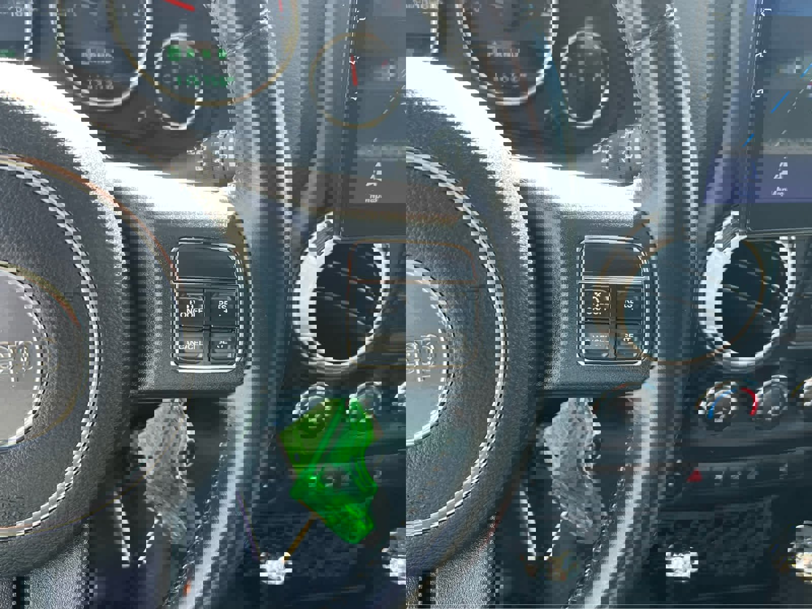 Used 2016 Jeep Wrangler Unlimited Sahara w/ Connectivity Group image 32