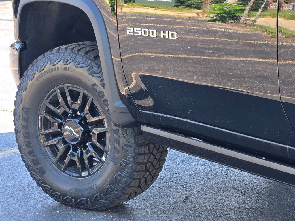 New 2026 Chevrolet Silverado 2500 ZR2 AWD/4WD image 17