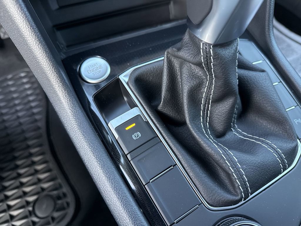 New 2025 Volkswagen Taos SE AWD/4WD image 32