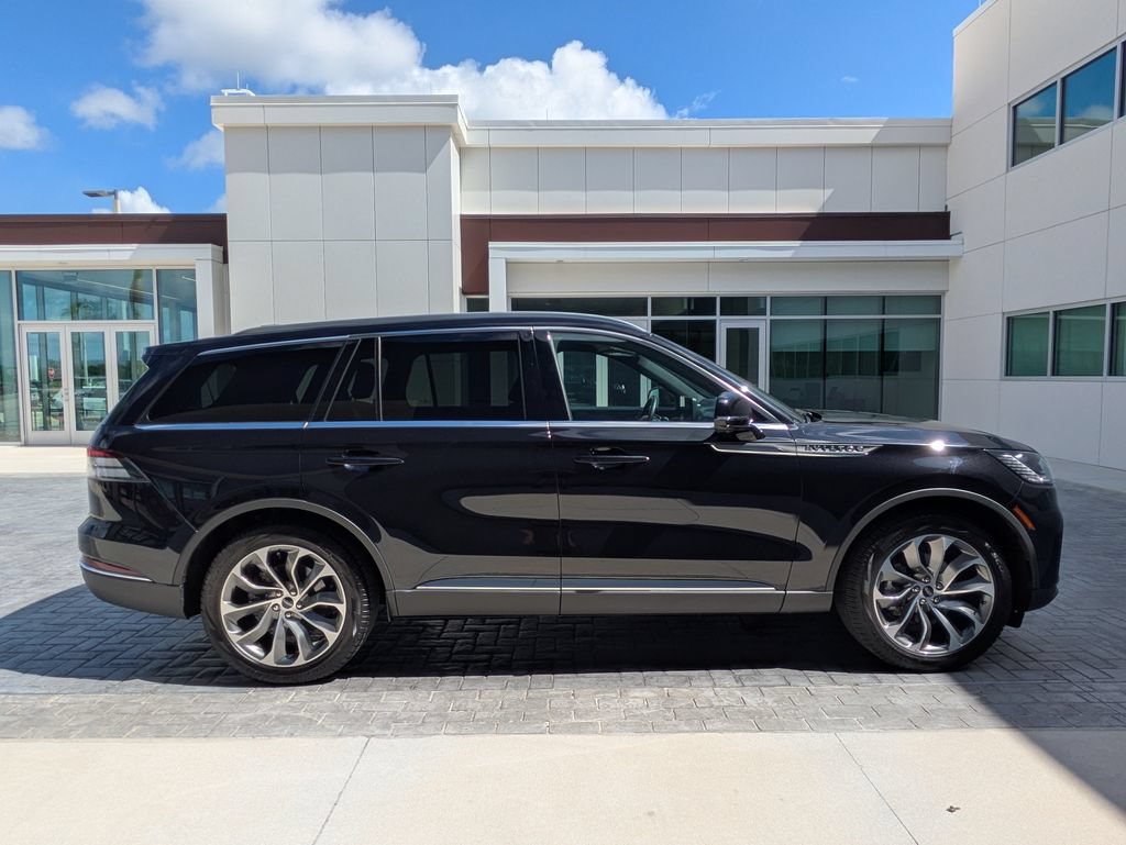 Certified 2025 Lincoln Aviator Reserve RWD image 5