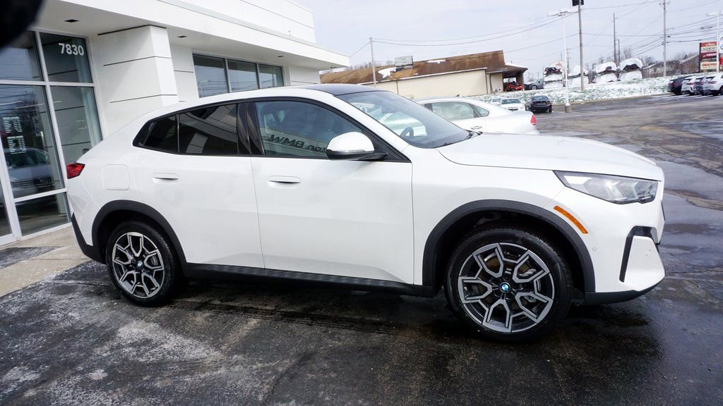 New 2026 BMW X2 xDrive28i w/ Convenience Package image 3