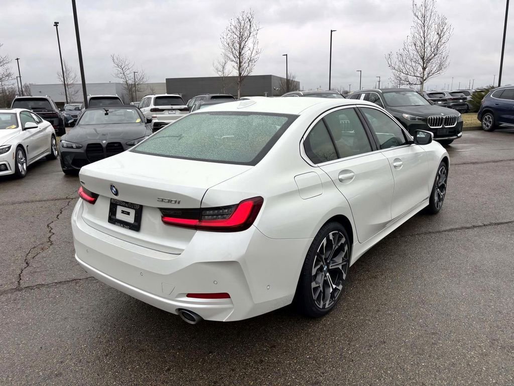 Used 2025 BMW 330i xDrive Sedan w/ Premium Package image 7