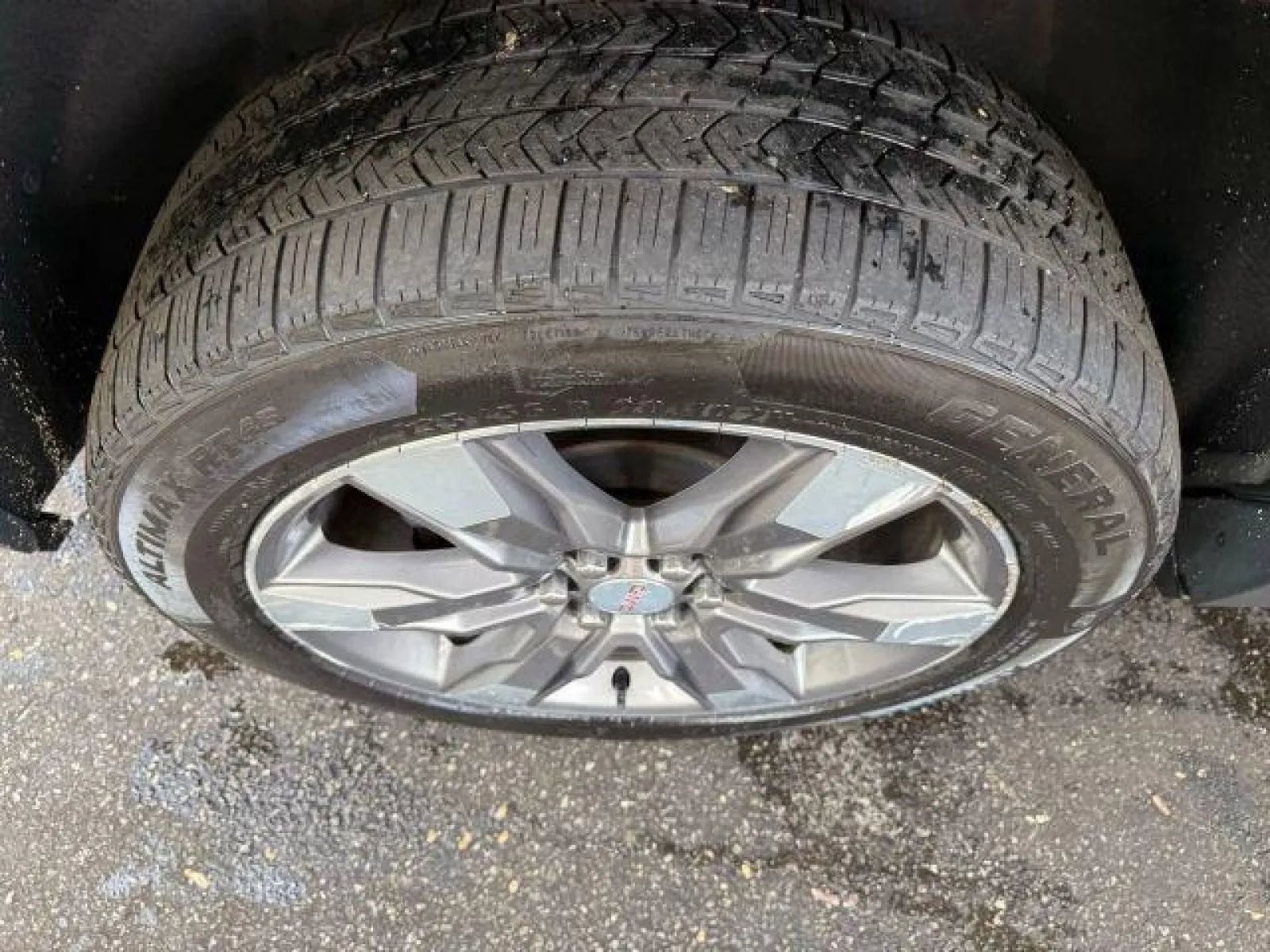 Used 2019 GMC Acadia SLT w/ LPO, Floor Liner Package image 48