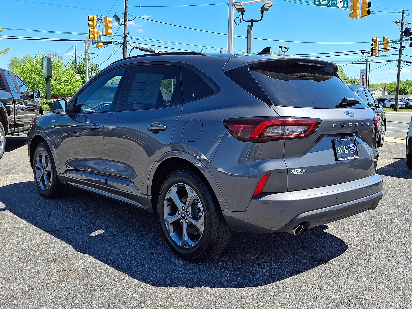 Certified 2023 Ford Escape ST-Line w/ Tech Pack #1 AWD/4WD image 4