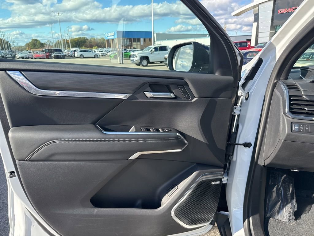 Used 2025 GMC Acadia Elevation FWD image 27