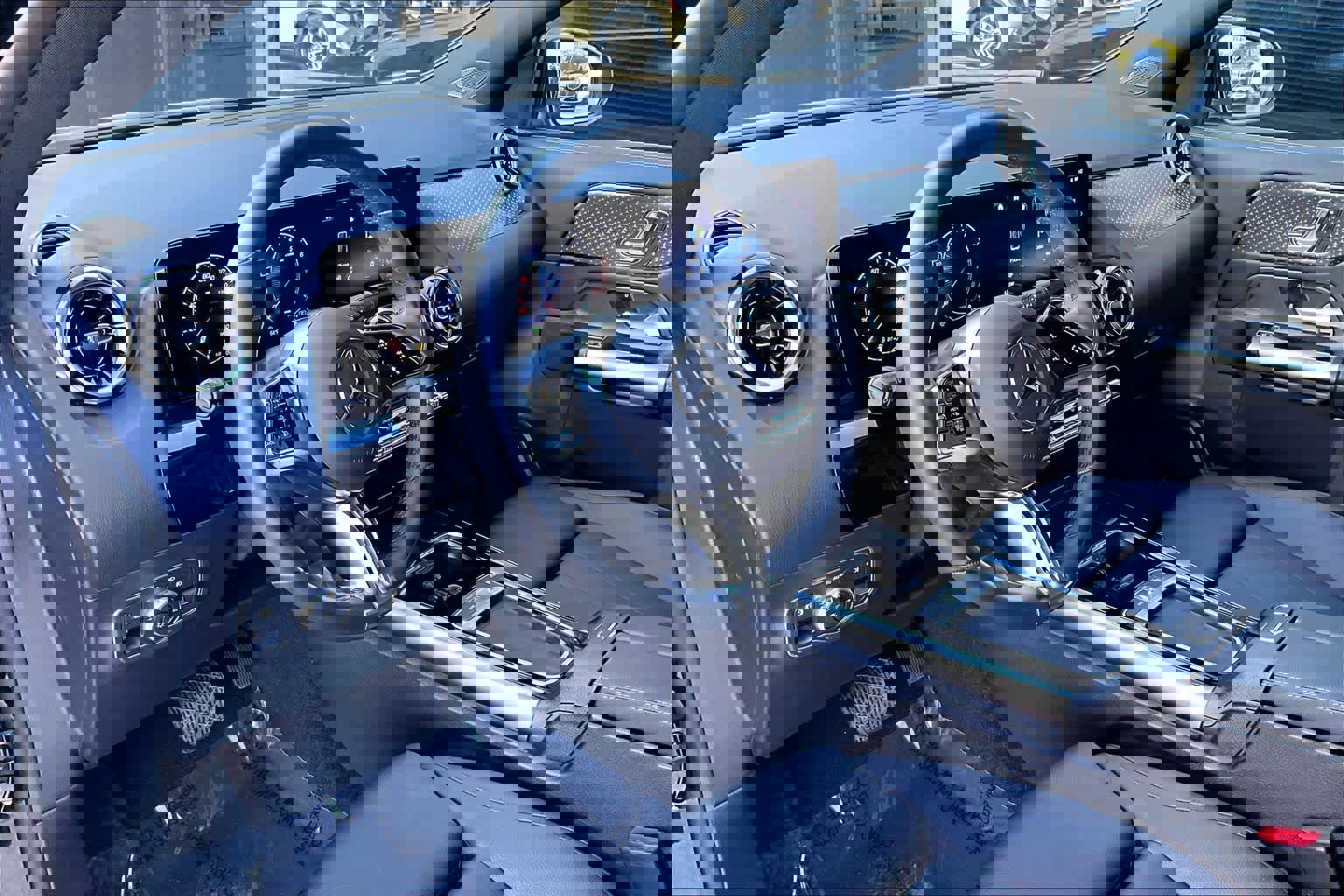 Used 2025 Mercedes-Benz GLA 250 image 17