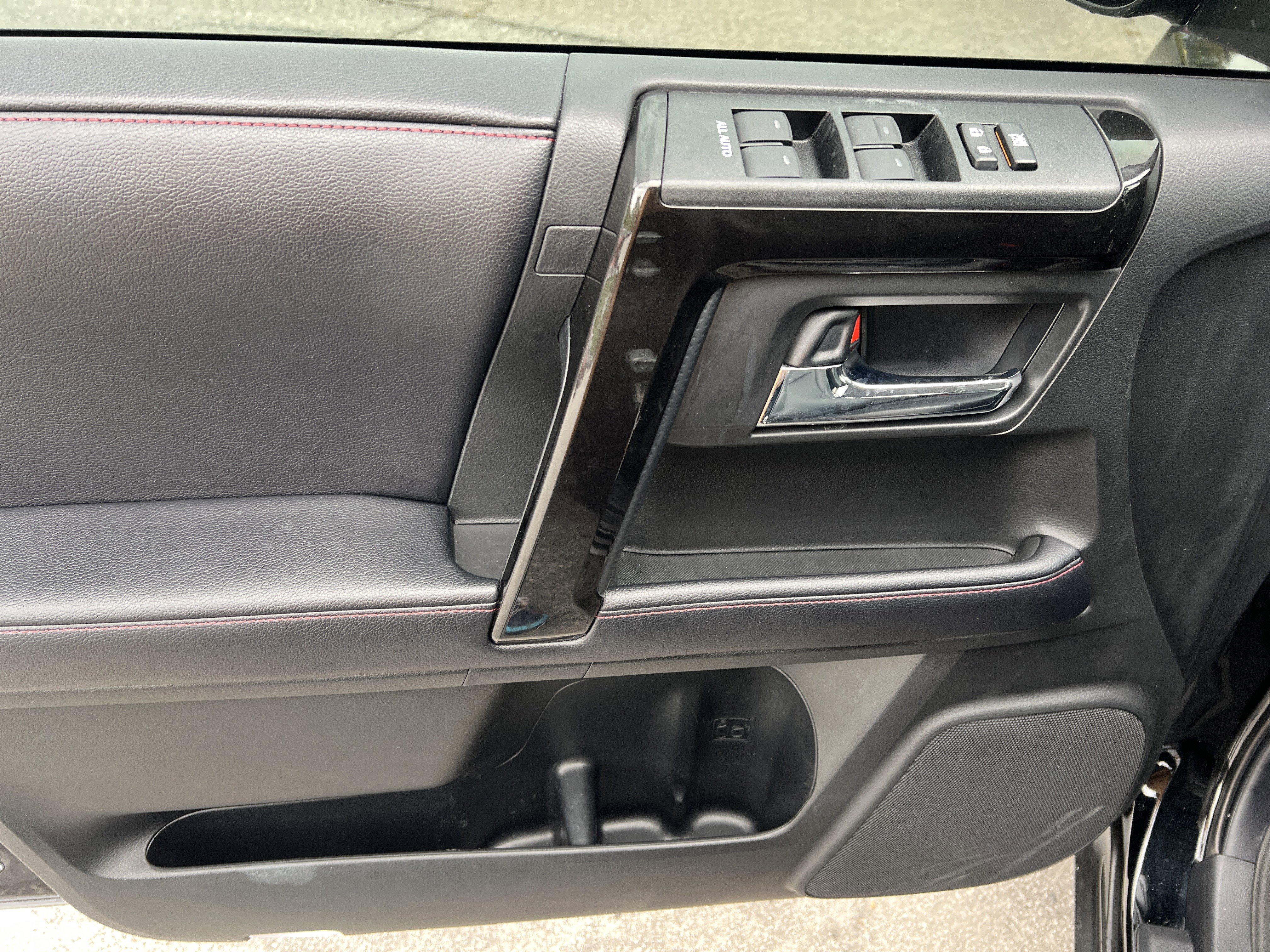 Used 2019 Toyota 4Runner 4WD image 12