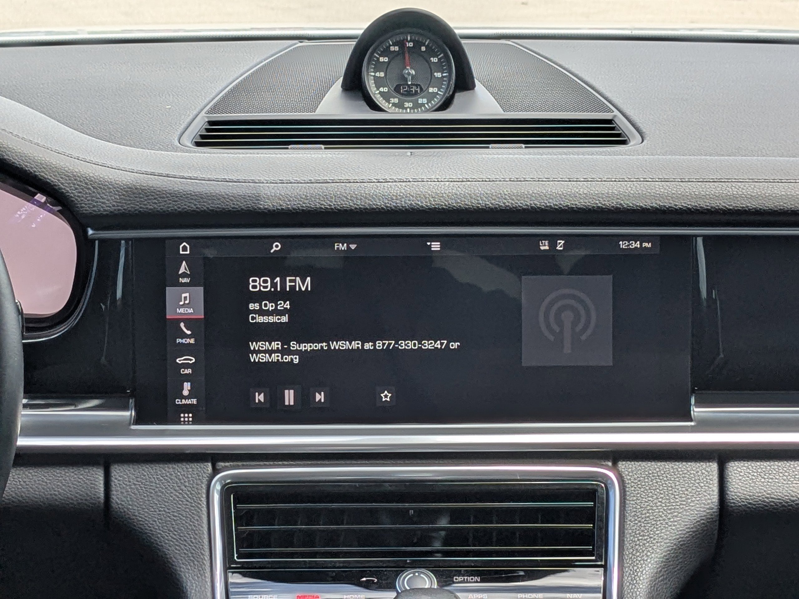 Used 2018 Porsche Panamera 4S w/ Premium Package Plus image 20