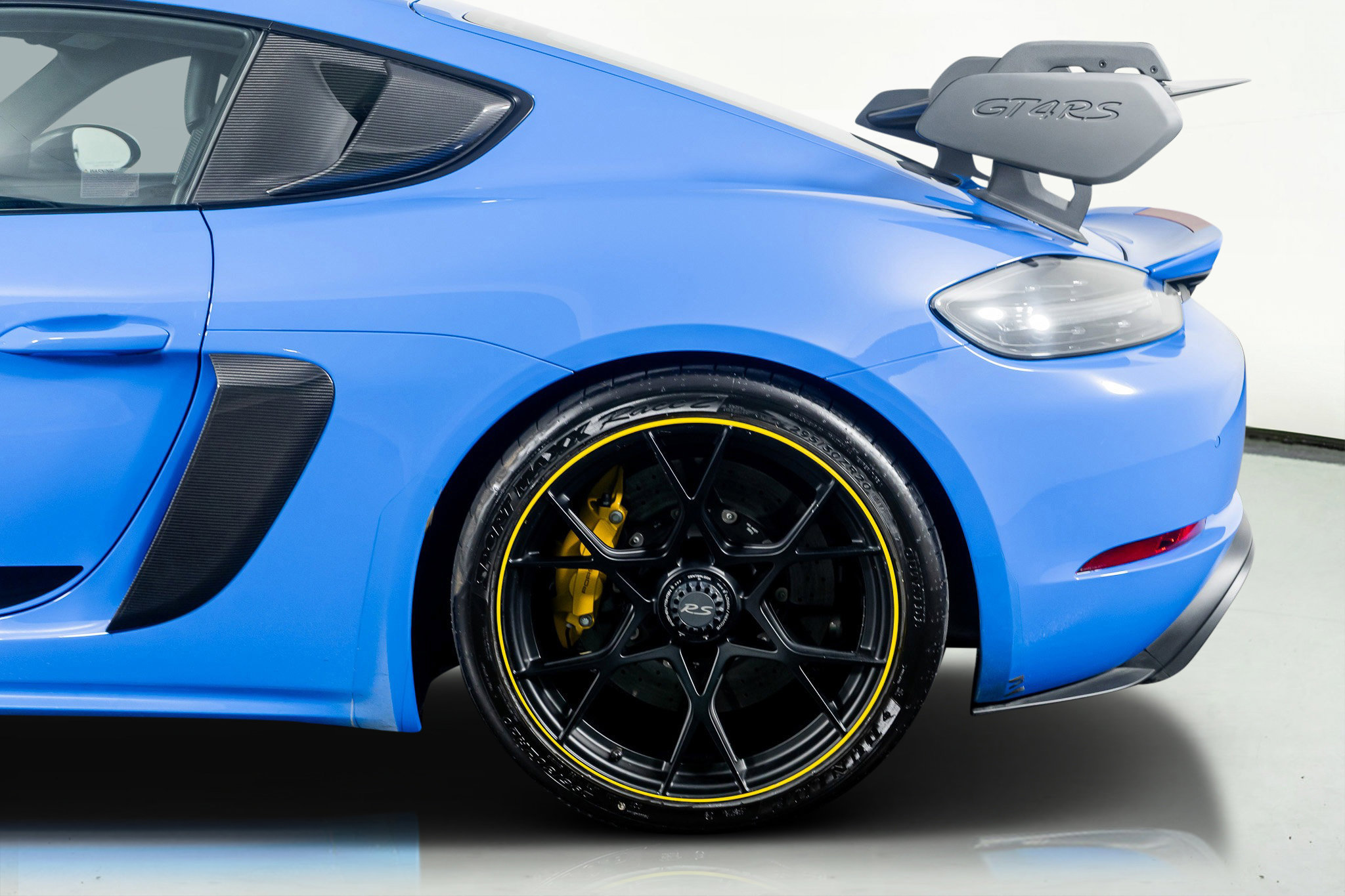 Used 2023 Porsche 718 Cayman GT4 RS w/ Weissach Package image 17