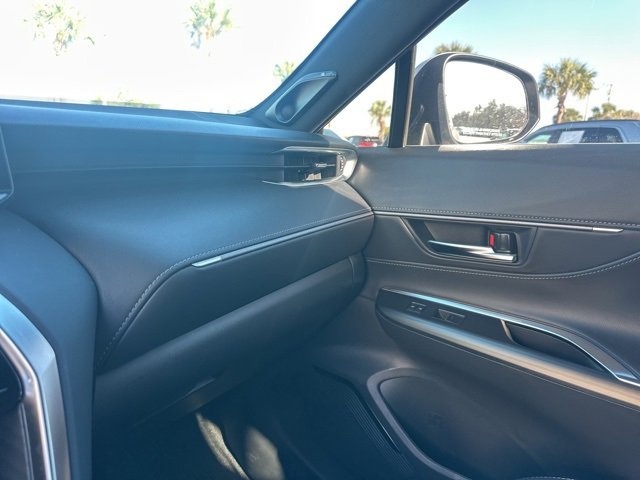 Used 2024 Toyota Venza Limited image 30