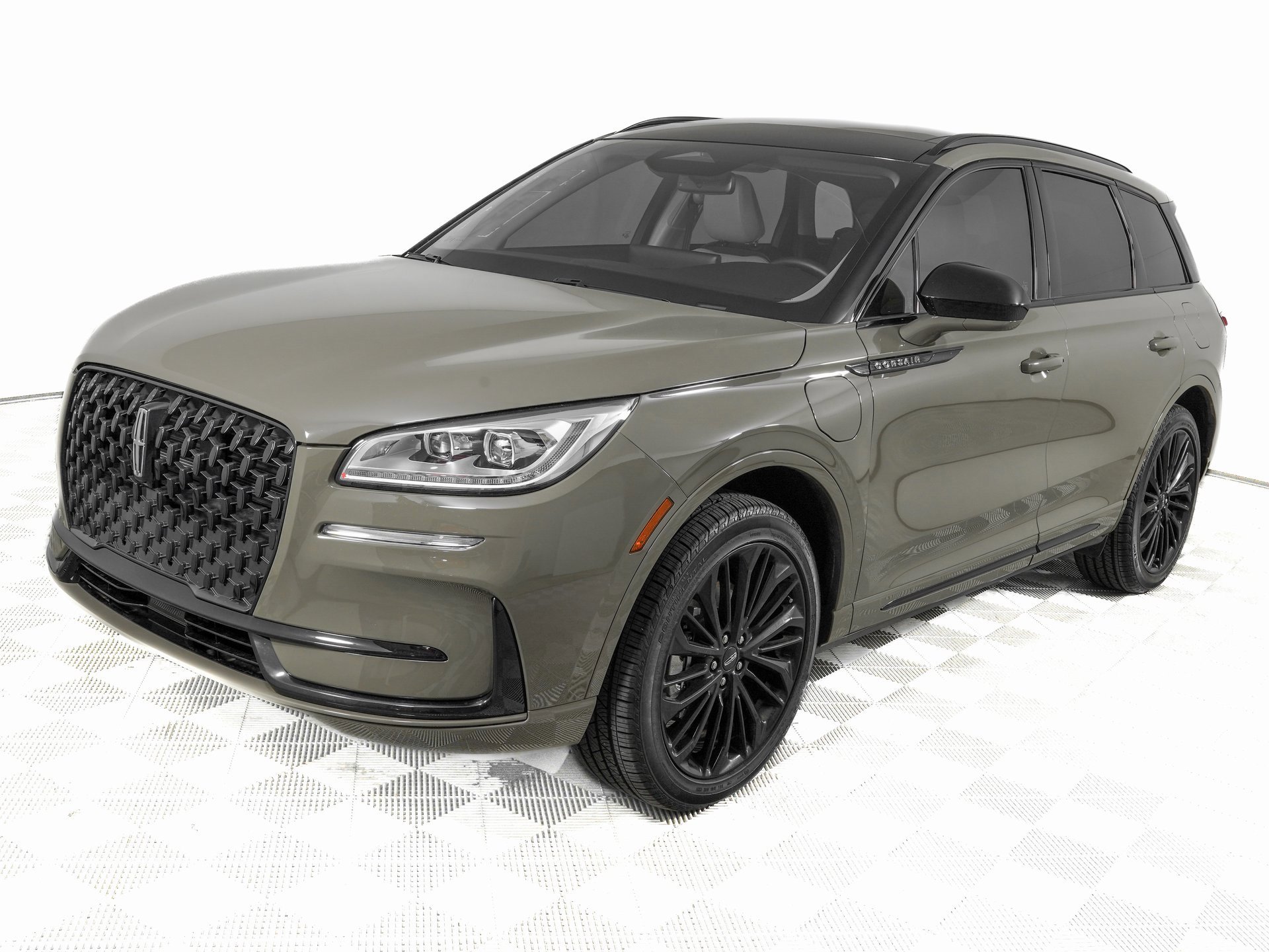 Used 2025 Lincoln Corsair Grand Touring w/ Jet Appearance Package image 8