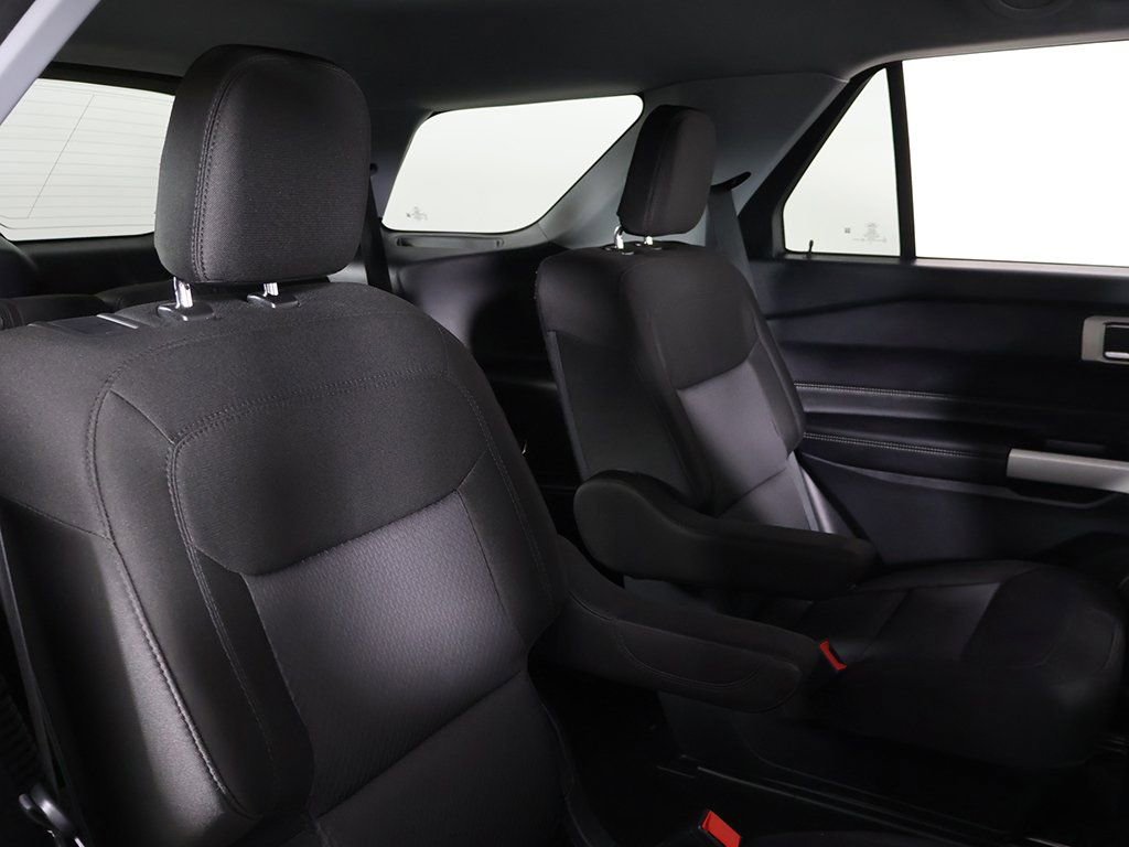 Used 2022 Ford Explorer XLT image 28