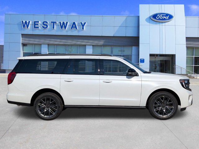 New 2027 Ford Expedition Max Platinum w/ Stealth Appearance Package RWD image 2