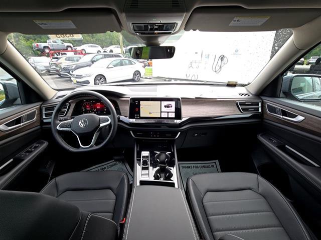 New 2025 Volkswagen Atlas SEL image 8