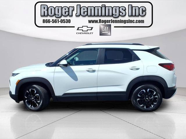 Used 2023 Chevrolet TrailBlazer LT FWD image 2