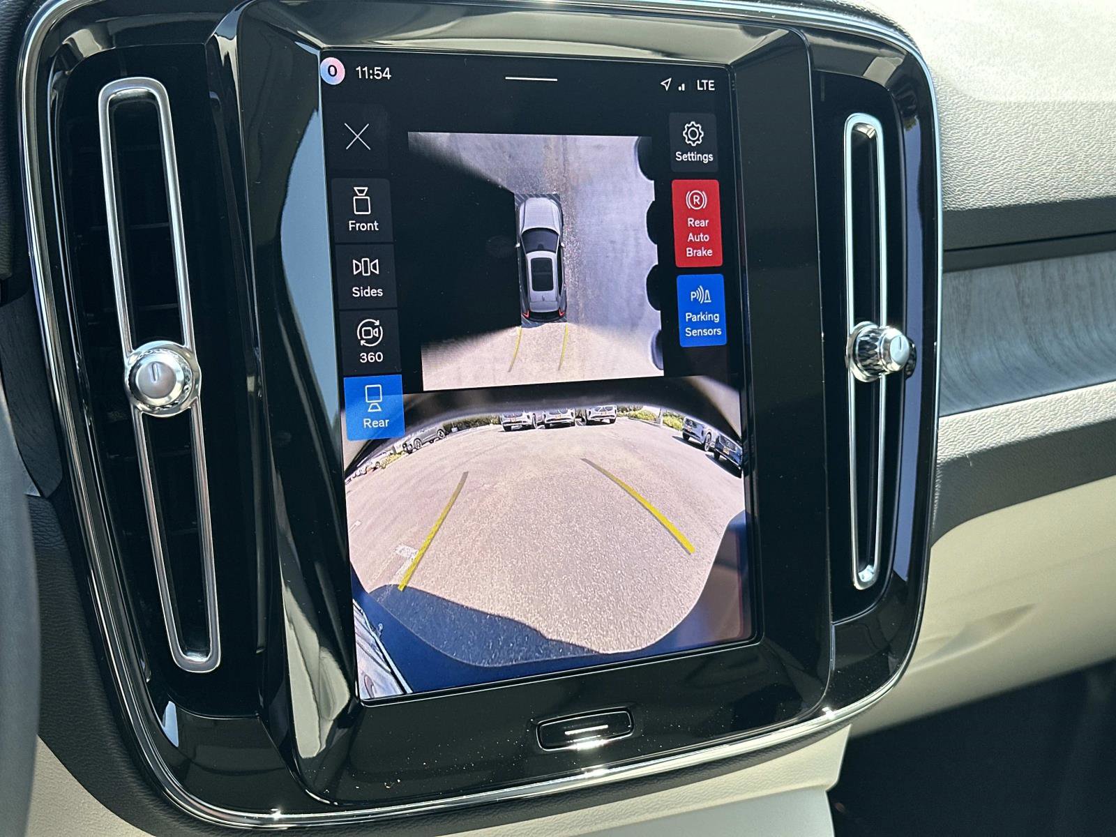 Certified 2026 Volvo XC40 B5 Plus w/ Protection Package Premier AWD/4WD image 13