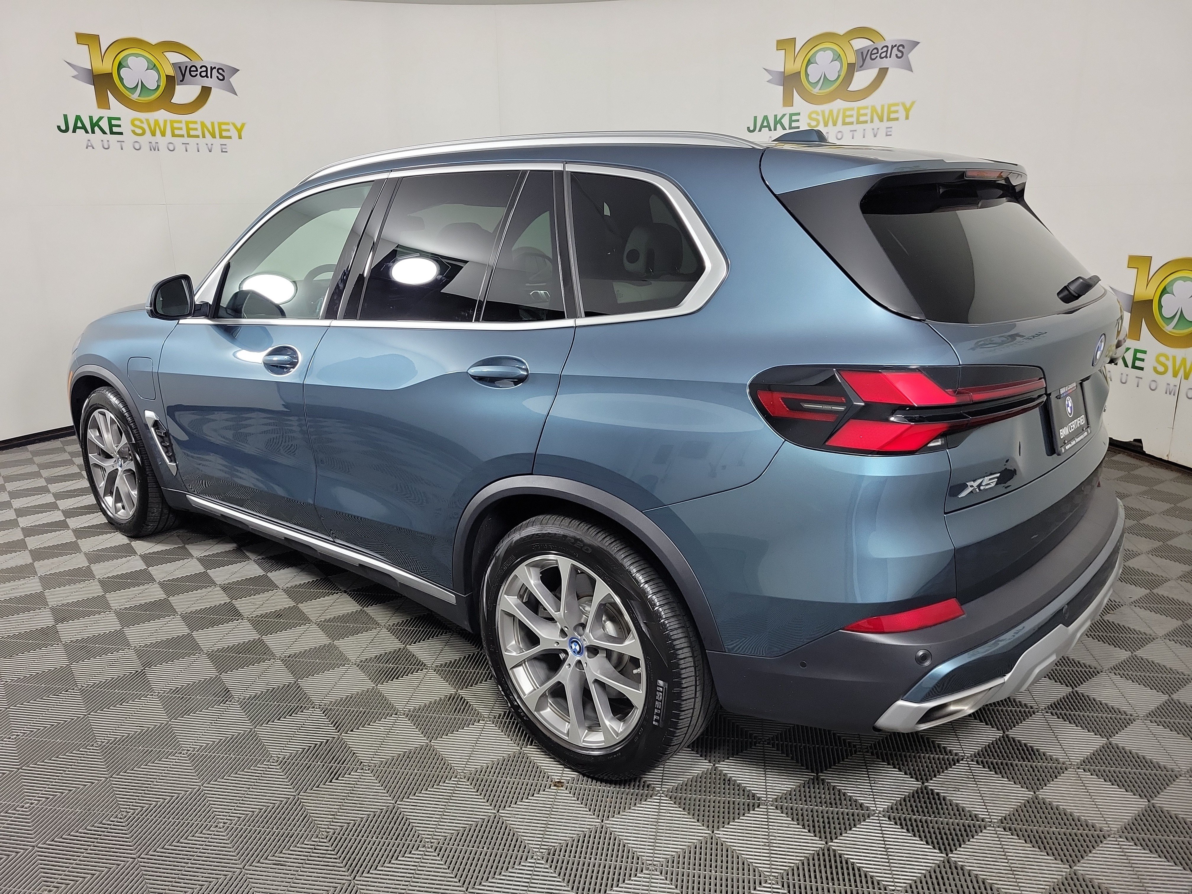 Certified 2024 BMW X5 xDrive50e w/ Executive Package AWD/4WD image 5