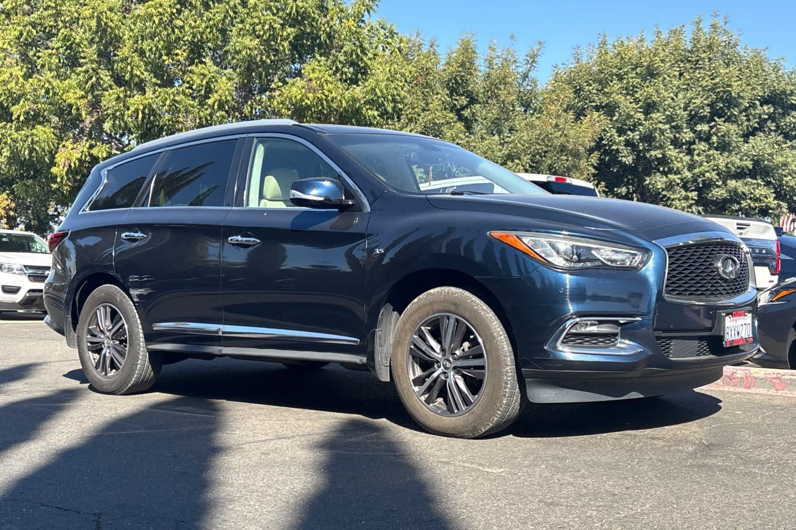 Used 2017 INFINITI QX60 Luxe w/ Premium Plus Package AWD/4WD image 10