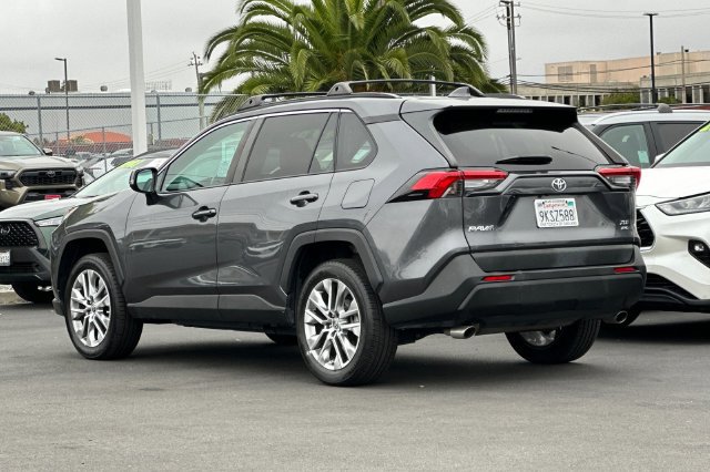 Certified 2022 Toyota RAV4 XLE Premium AWD/4WD image 7