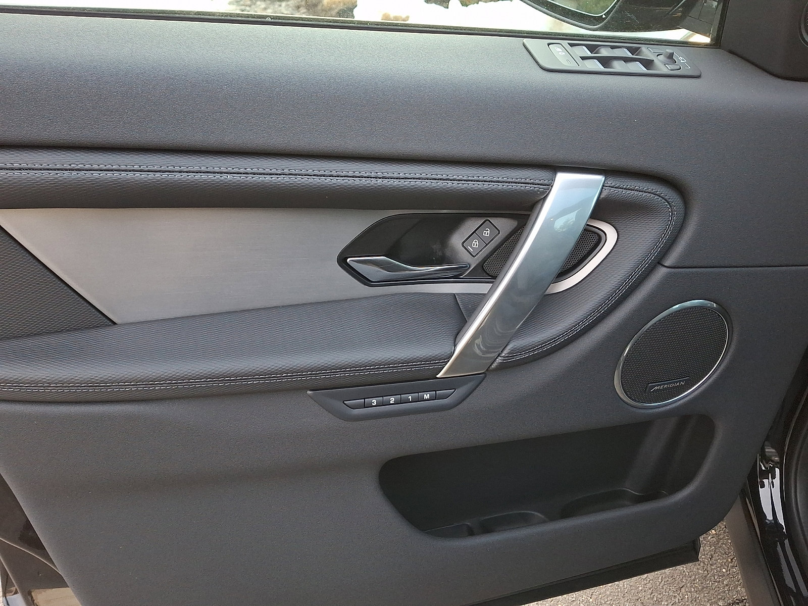 New 2026 Land Rover Discovery Sport Landmark image 10