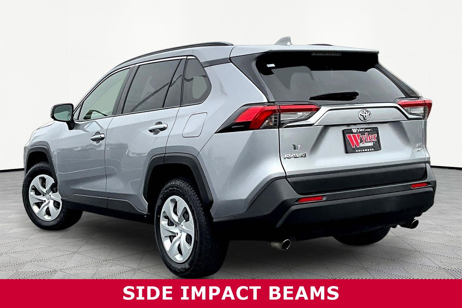 Used 2021 Toyota RAV4 LE image 4