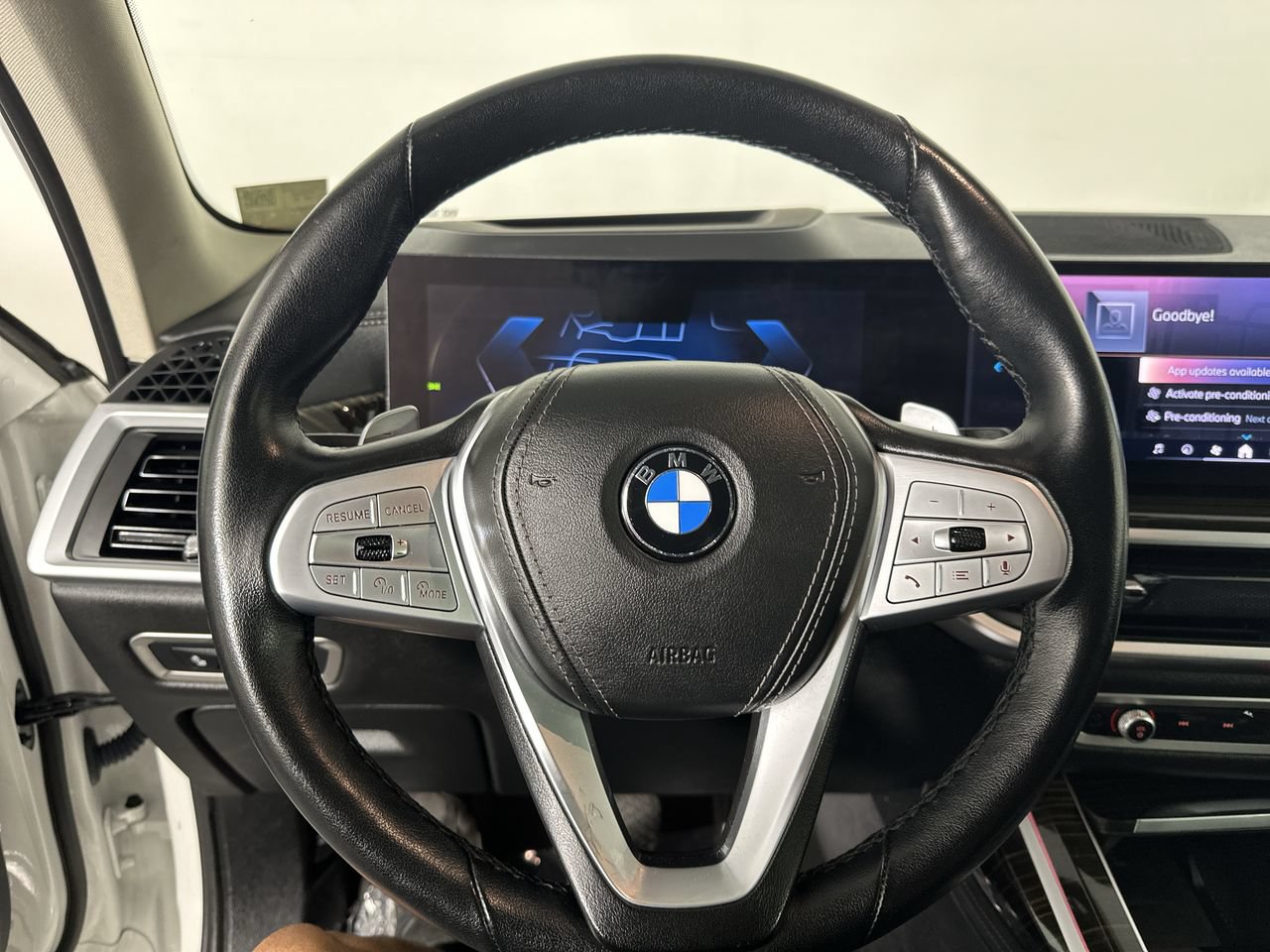 Used 2025 BMW X7 xDrive40i AWD/4WD image 5