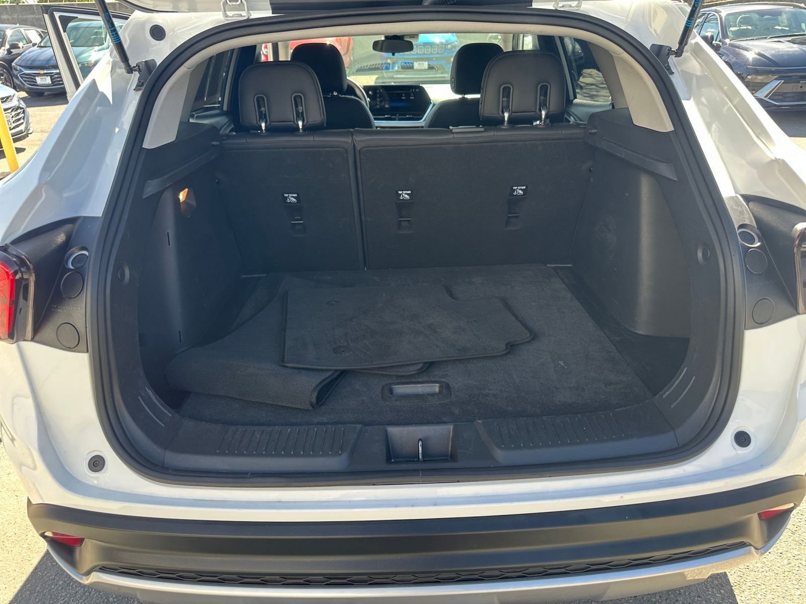 Used 2025 Chevrolet Trax LT image 30