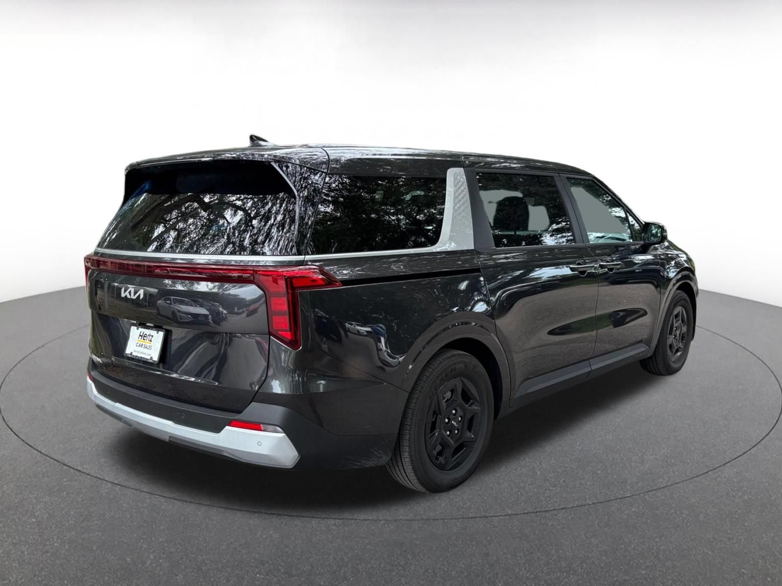 Used 2026 Kia Carnival FWD image 7