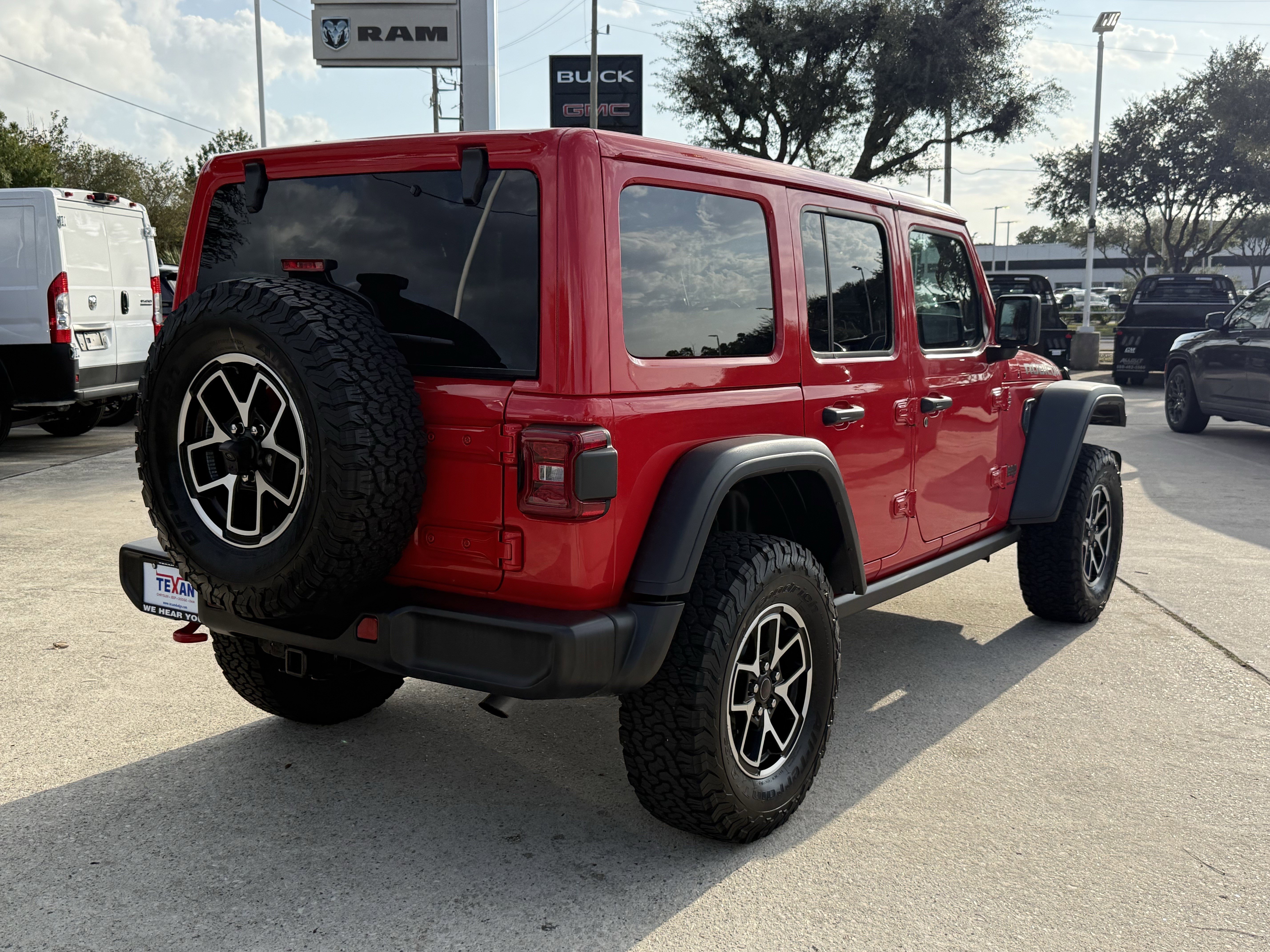 Used 2025 Jeep Wrangler Unlimited Rubicon image 5