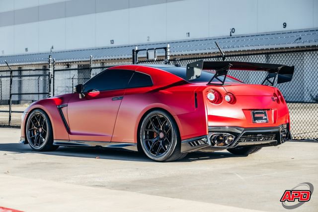 Used 2020 Nissan GT-R Premium w/ Premium Interior Package image 10