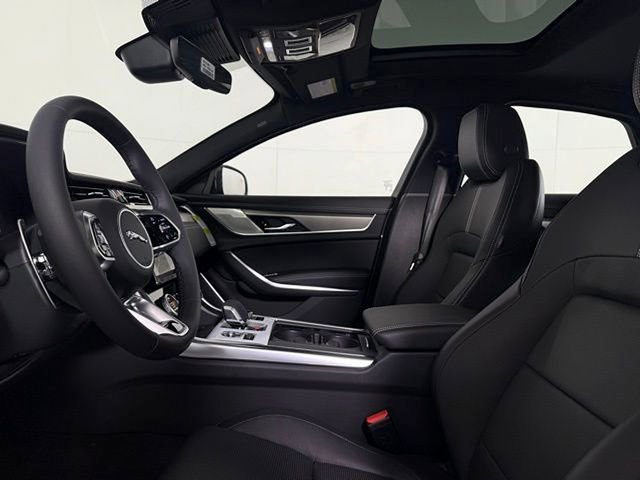 New 2024 Jaguar XF R-Dynamic SE image 5