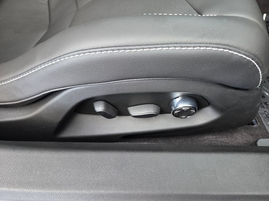 Used 2026 Chevrolet Corvette Z06 RWD image 15