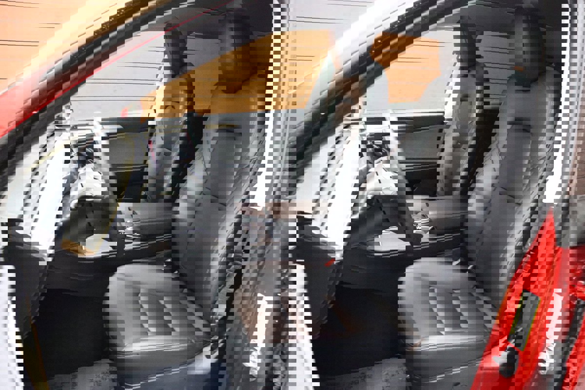 Used 2022 Tesla Model Y Long Range image 38