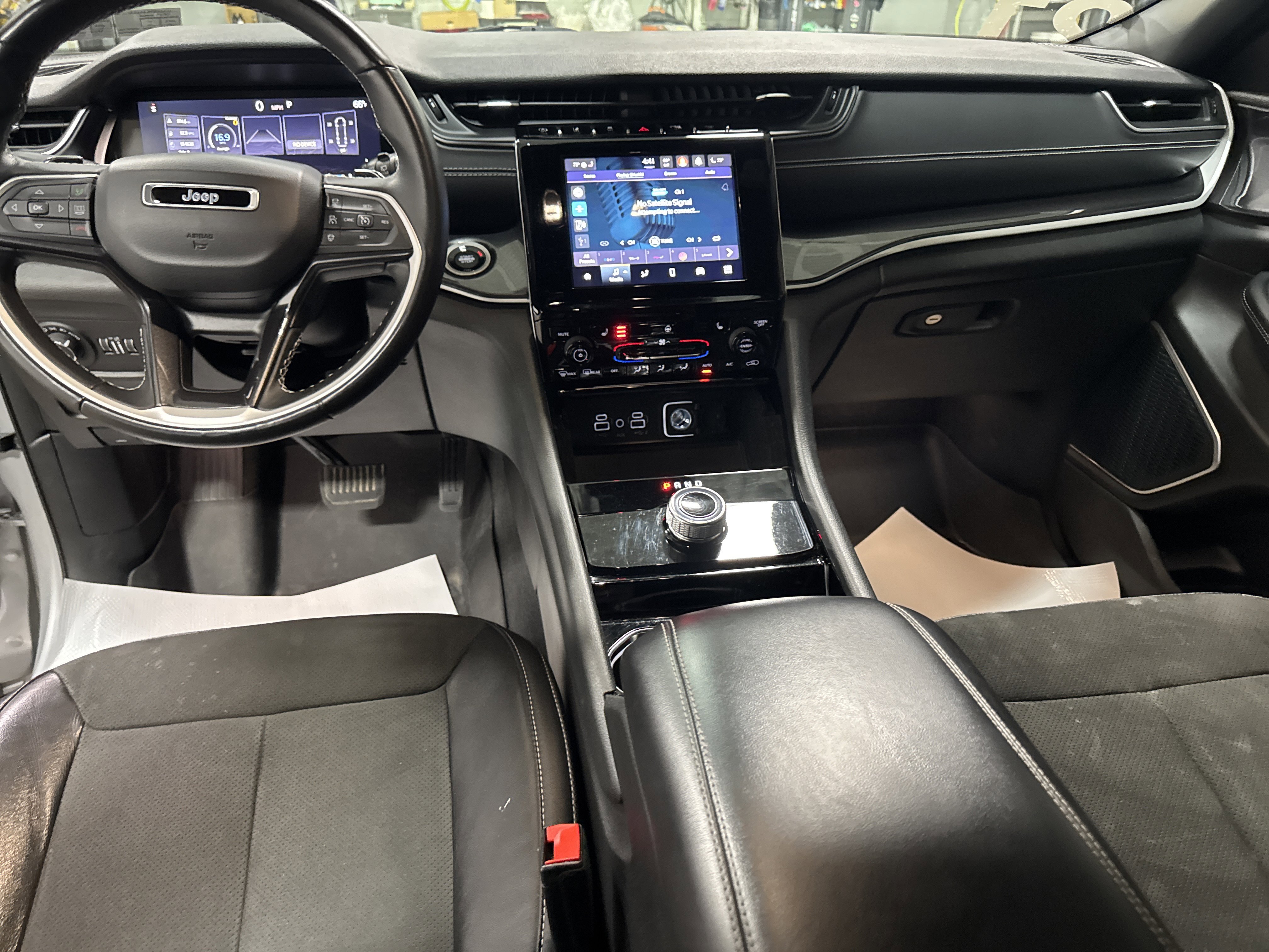 Used 2021 Jeep Grand Cherokee L Altitude image 32