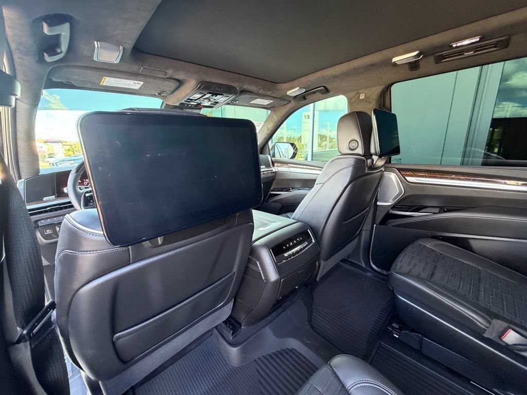 Used 2026 Cadillac Escalade Platinum Sport w/ LPO, ONYX Package AWD/4WD image 23
